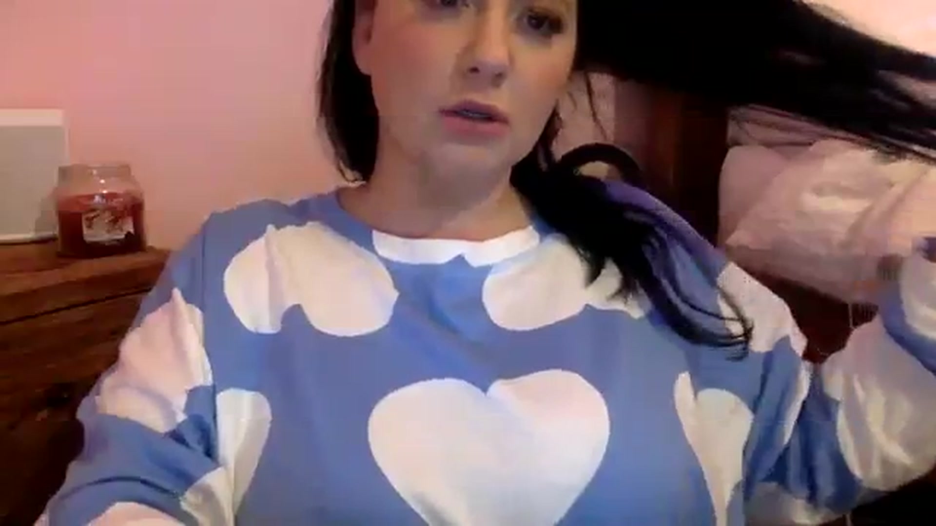 Gallery image thumbnail from Pandabella's myfreecams stream on, 12/25/2023, 19:38 image 18 of 20