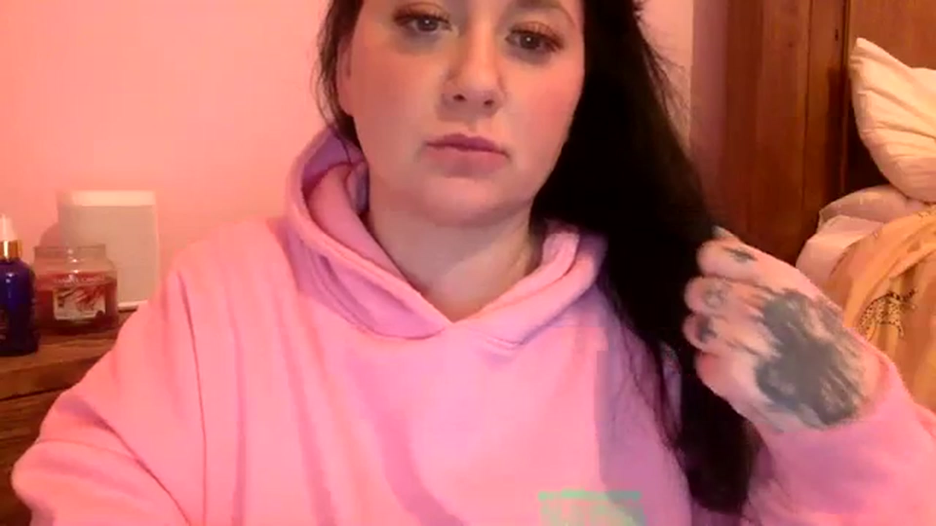 Gallery image thumbnail from Pandabella's myfreecams stream on, 01/02/2024, 24:49 image 7 of 20