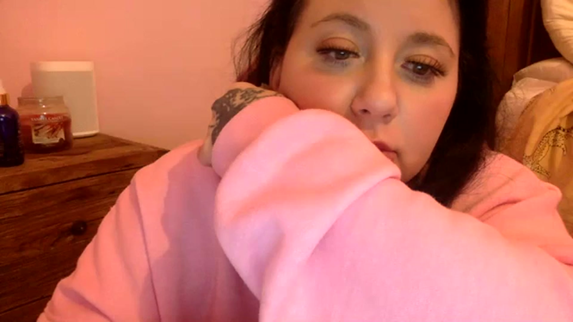 Gallery image thumbnail from Pandabella's myfreecams stream on, 01/02/2024, 24:49 image 12 of 20