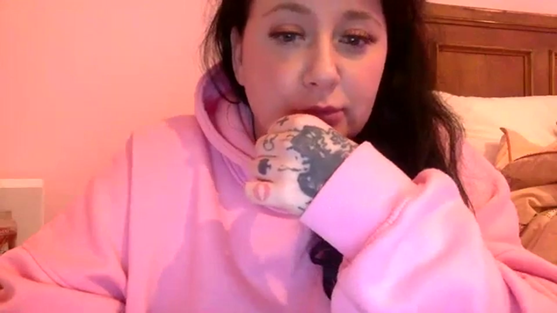 Gallery image thumbnail from Pandabella's myfreecams stream on, 01/02/2024, 03:24 image 2 of 20