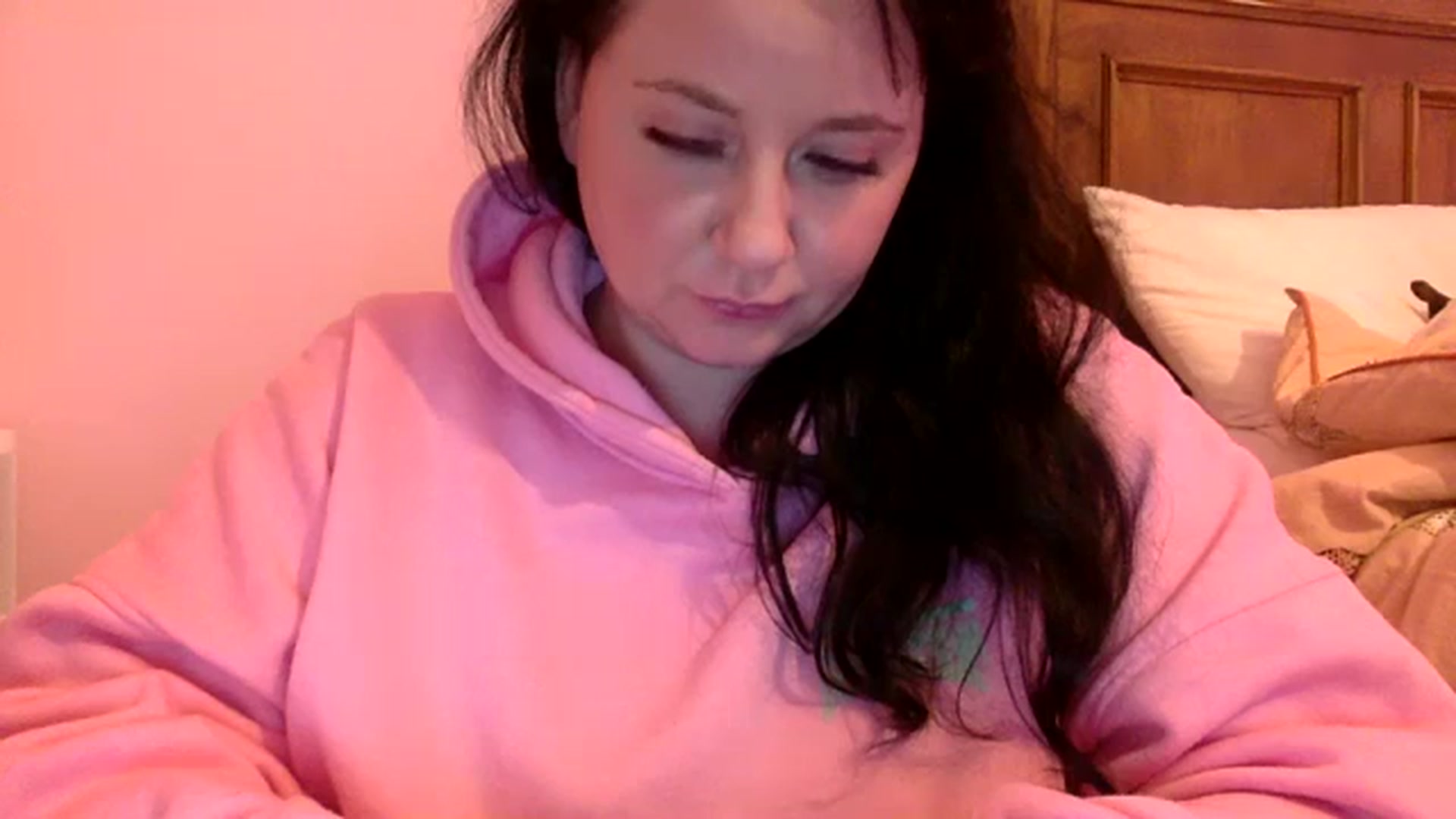 Gallery image thumbnail from Pandabella's myfreecams stream on, 01/02/2024, 03:24 image 15 of 20
