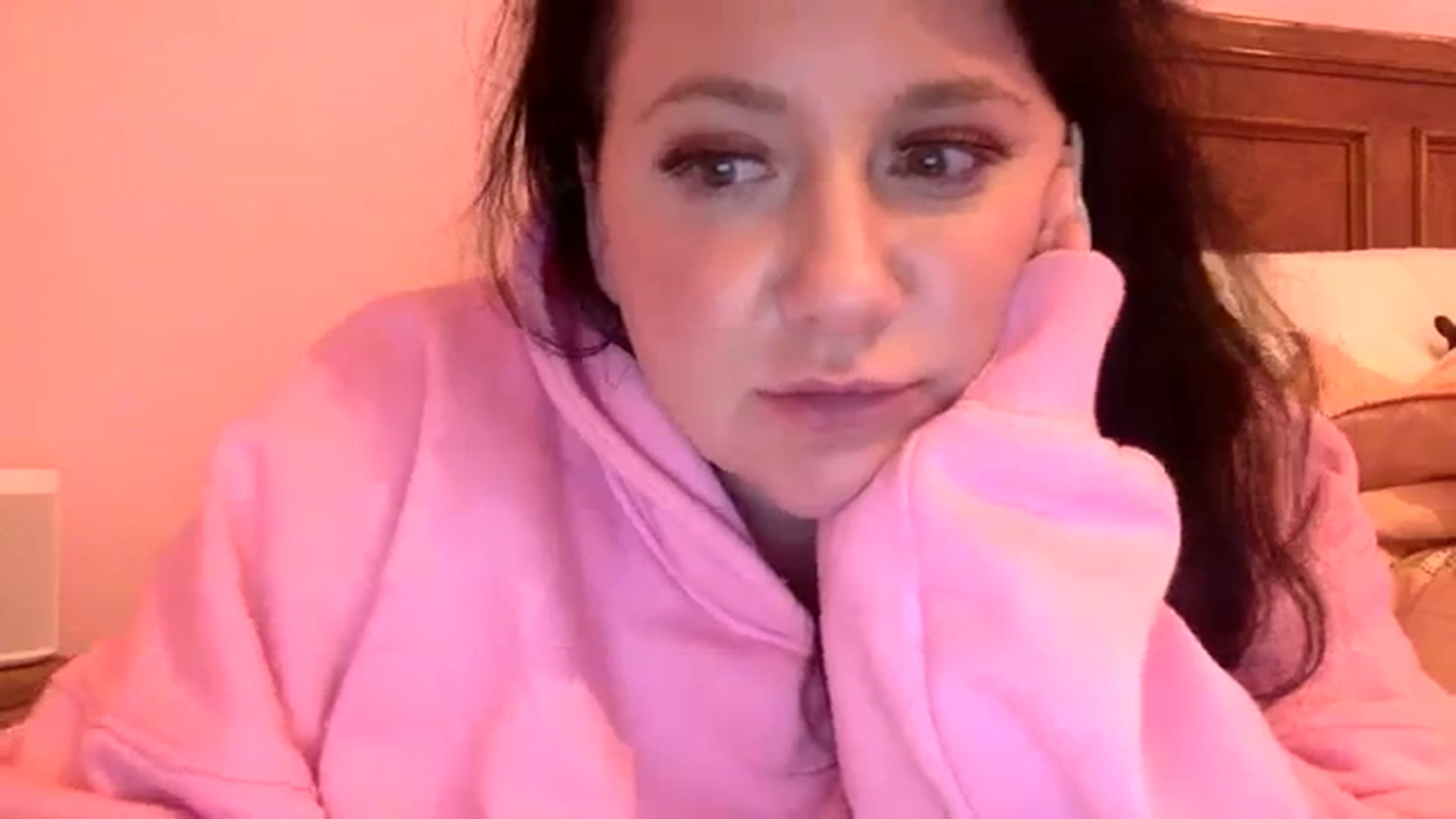 Gallery image thumbnail from Pandabella's myfreecams stream on, 01/02/2024, 03:24 image 7 of 20
