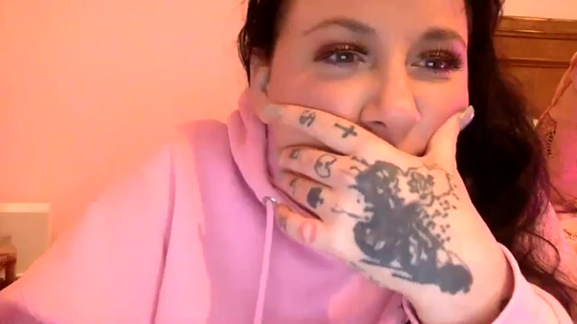 Gallery image thumbnail from Pandabella's myfreecams stream on, 01/03/2024, 24:31 image 10 of 20