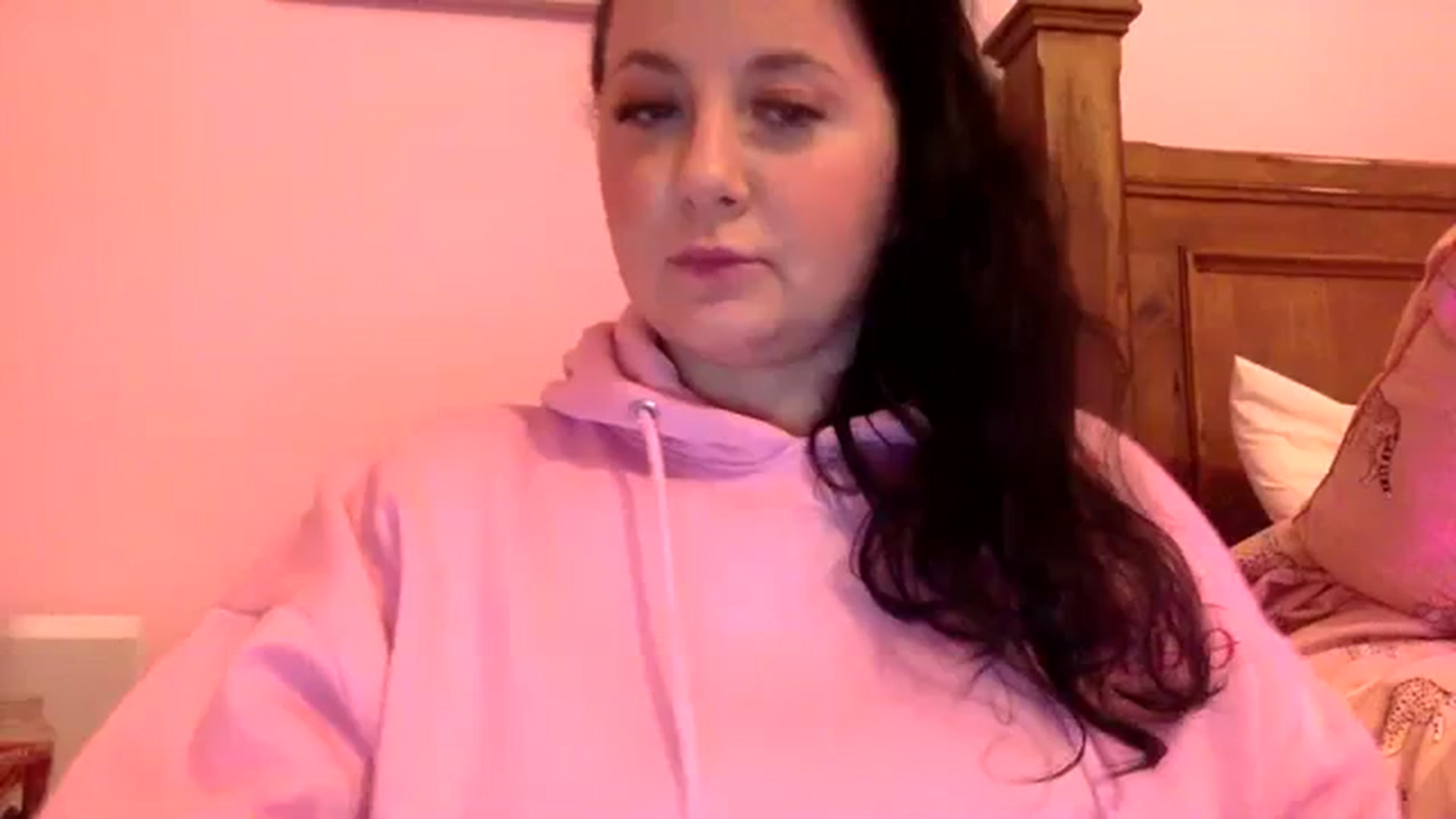 Gallery image thumbnail from Pandabella's myfreecams stream on, 01/03/2024, 24:31 image 1 of 20