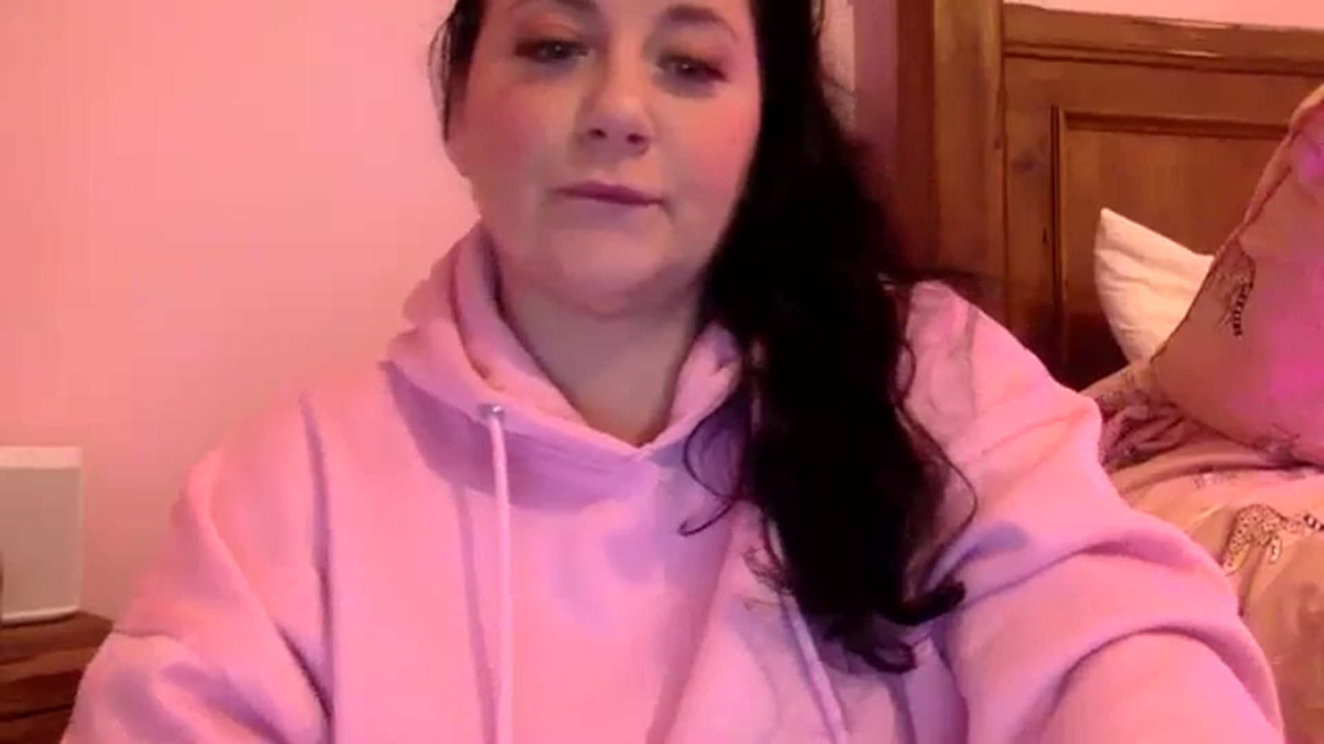 Gallery image thumbnail from Pandabella's myfreecams stream on, 01/03/2024, 24:31 image 14 of 20