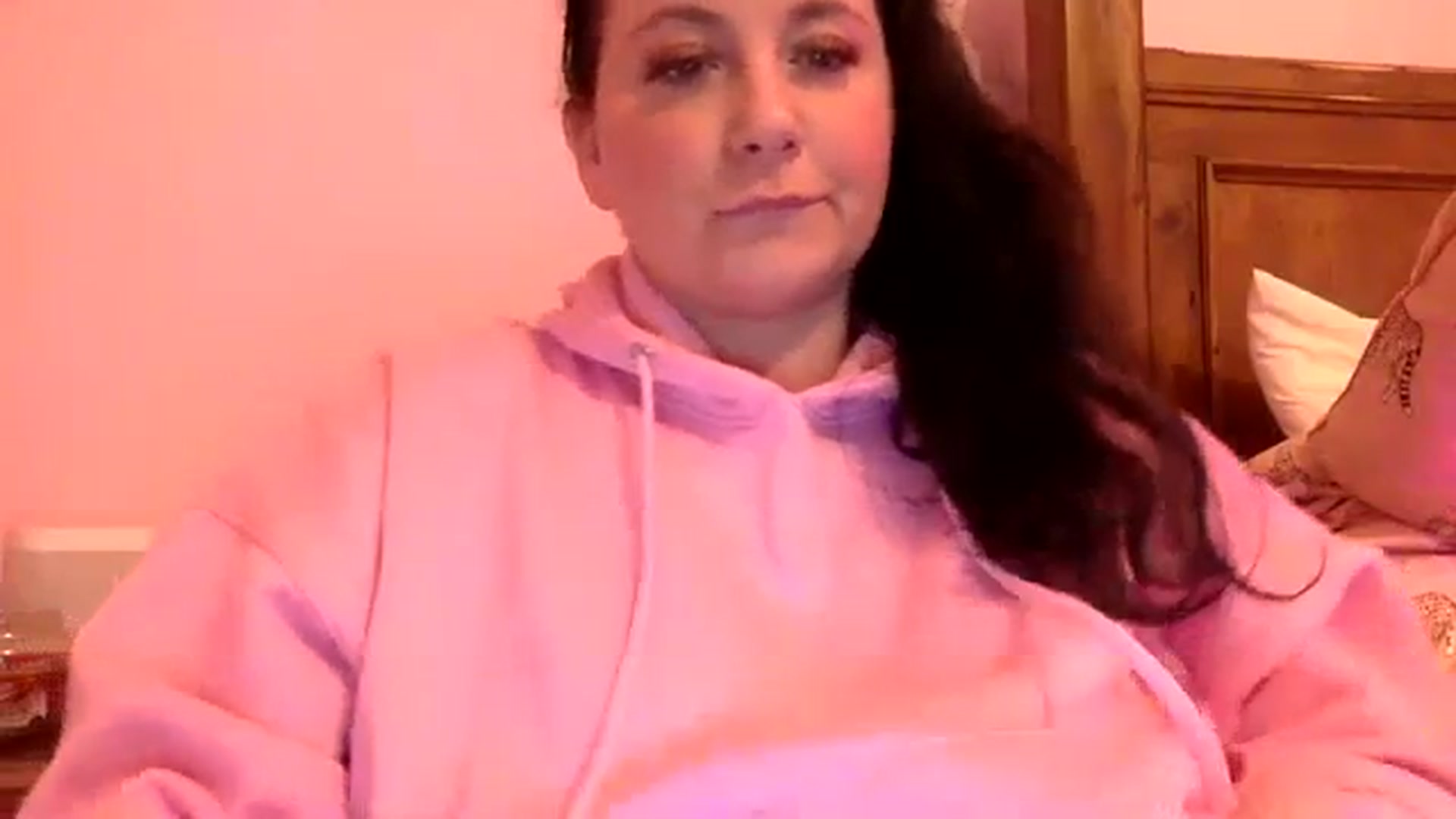 Gallery image thumbnail from Pandabella's myfreecams stream on, 01/03/2024, 01:29 image 3 of 20