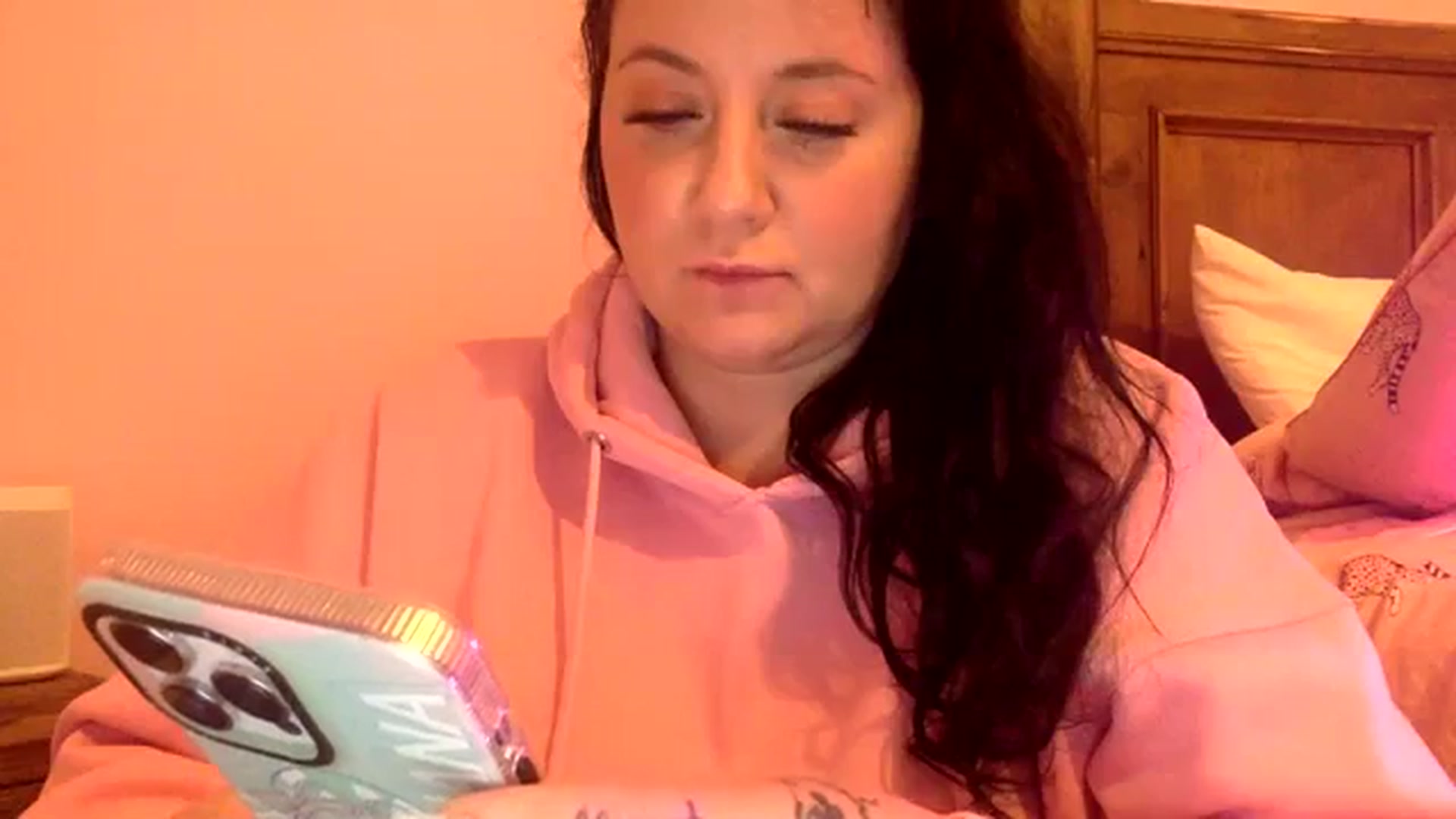 Gallery image thumbnail from Pandabella's myfreecams stream on, 01/03/2024, 01:29 image 18 of 20