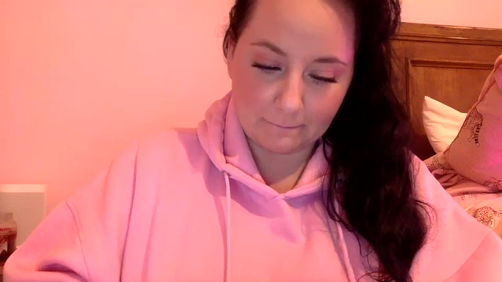 Gallery image thumbnail from Pandabella's myfreecams stream on, 01/03/2024, 01:29 image 2 of 20