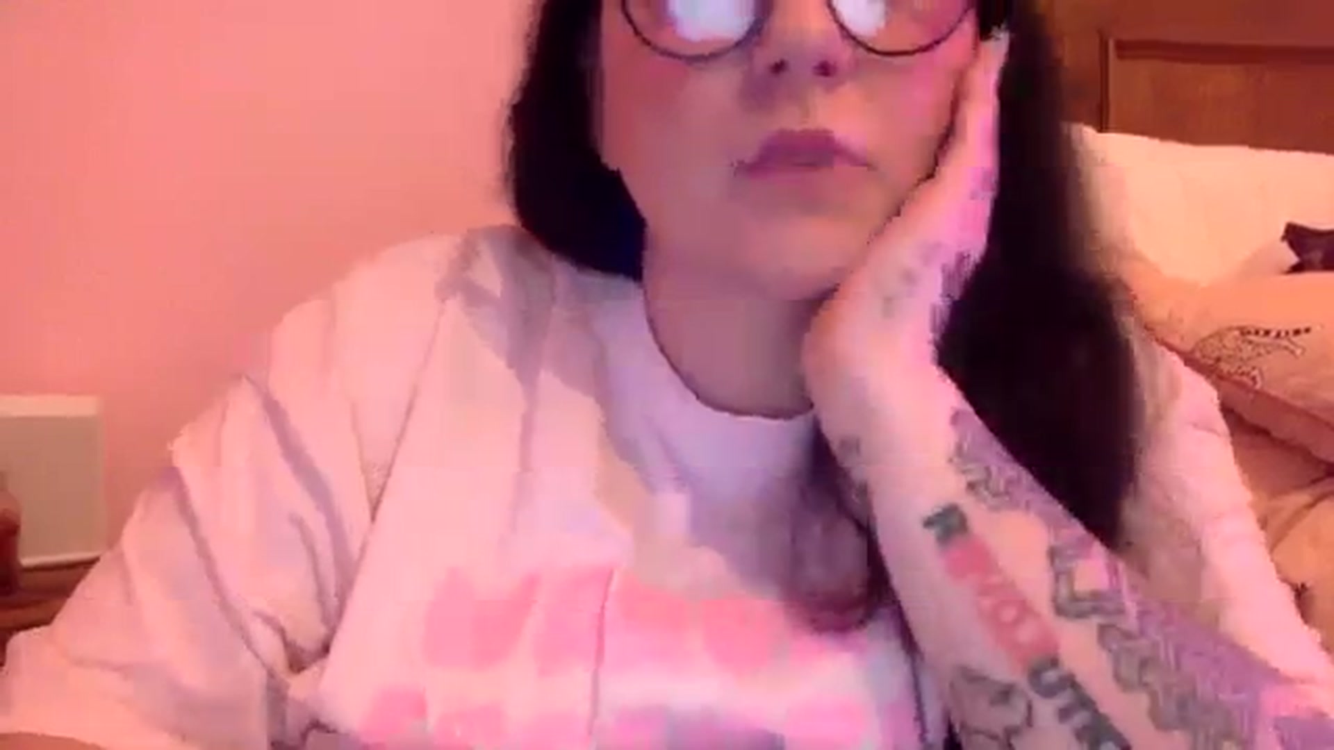 Gallery image thumbnail from Pandabella's myfreecams stream on, 01/04/2024, 02:59 image 16 of 20