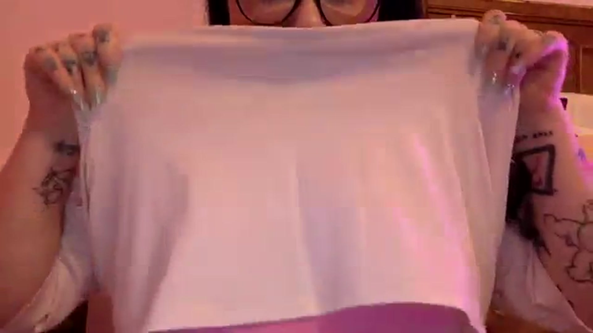 Gallery image thumbnail from Pandabella's myfreecams stream on, 01/04/2024, 03:41 image 12 of 20