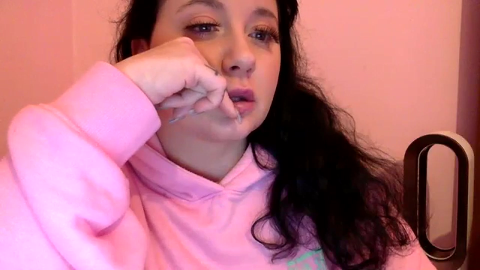 Gallery image thumbnail from Pandabella's myfreecams stream on, 01/09/2024, 02:02 image 6 of 20