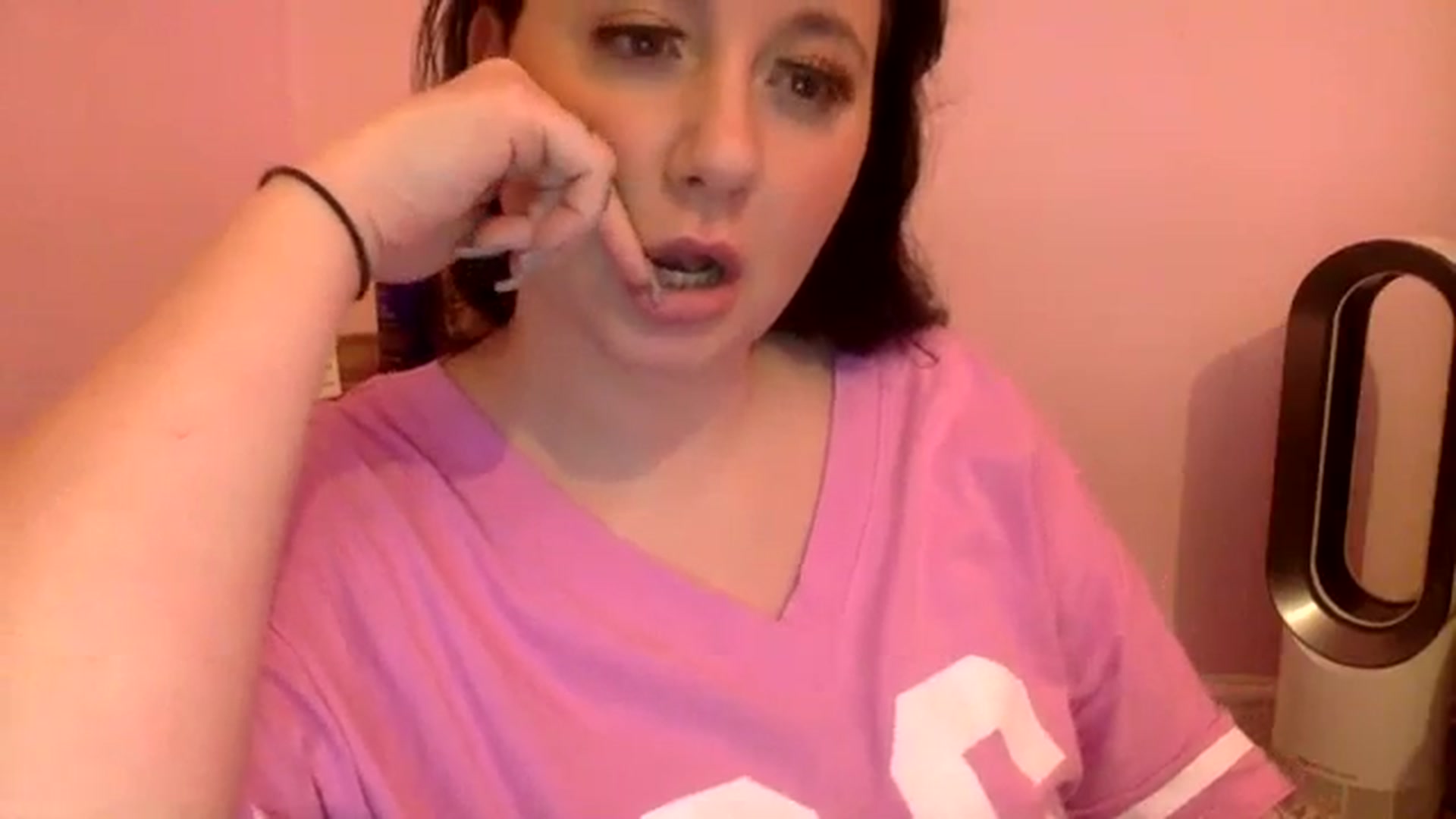 Gallery image thumbnail from Pandabella's myfreecams stream on, 01/11/2024, 02:00 image 8 of 20