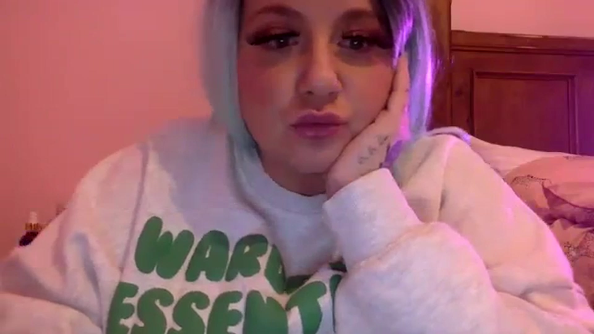 Gallery image thumbnail from Pandabella's myfreecams stream on, 01/15/2024, 05:21 image 11 of 20