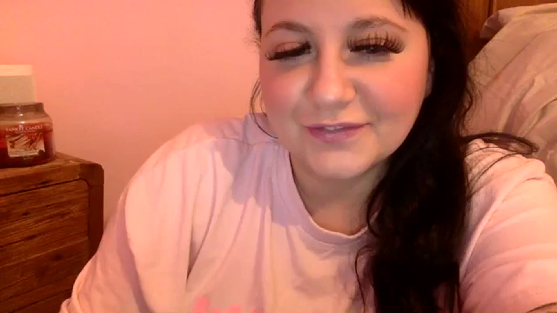 Gallery image thumbnail from Pandabella's myfreecams stream on, 01/17/2024, 19:23 image 1 of 20