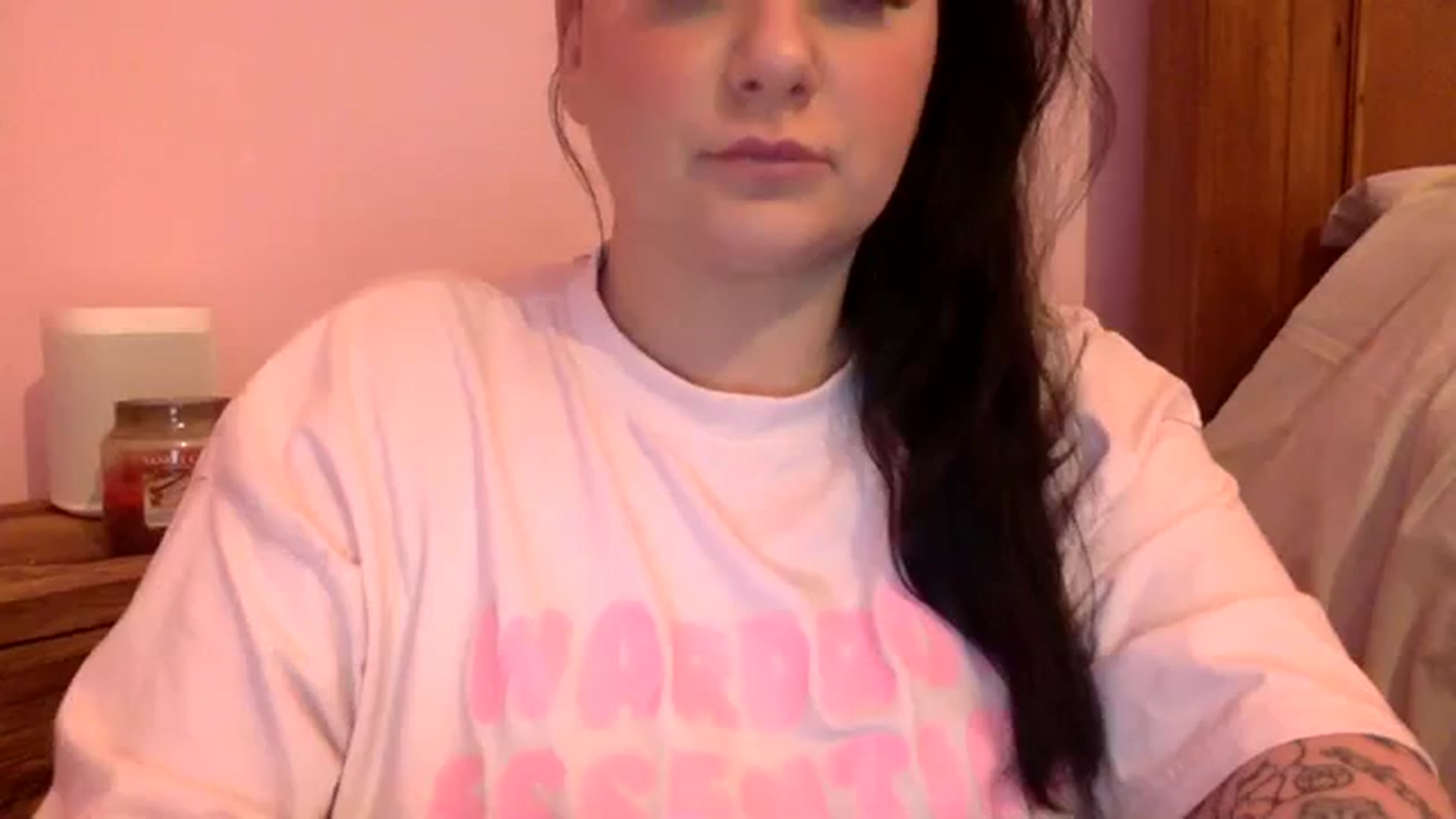 Gallery image thumbnail from Pandabella's myfreecams stream on, 01/17/2024, 19:23 image 19 of 20