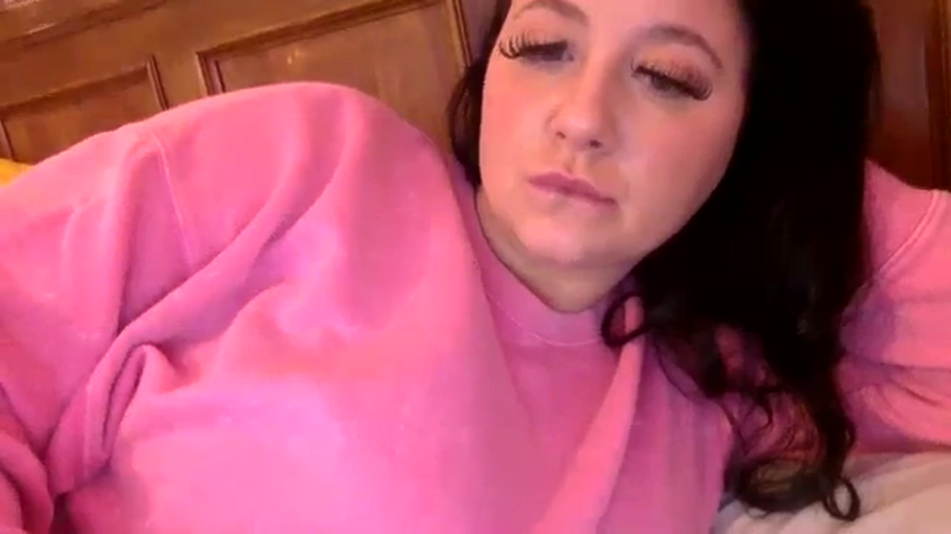 Gallery image thumbnail from Pandabella's myfreecams stream on, 01/19/2024, 12:49 image 14 of 20