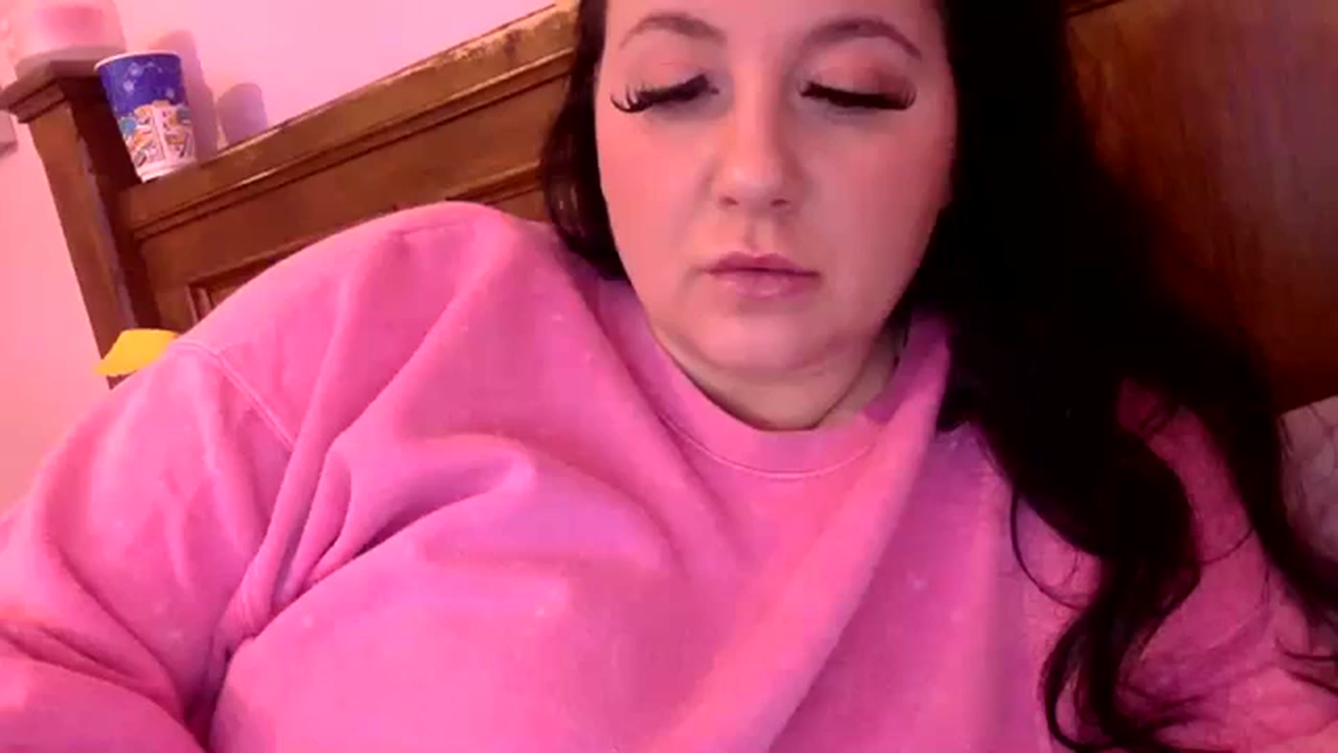 Gallery image thumbnail from Pandabella's myfreecams stream on, 01/19/2024, 12:49 image 11 of 20
