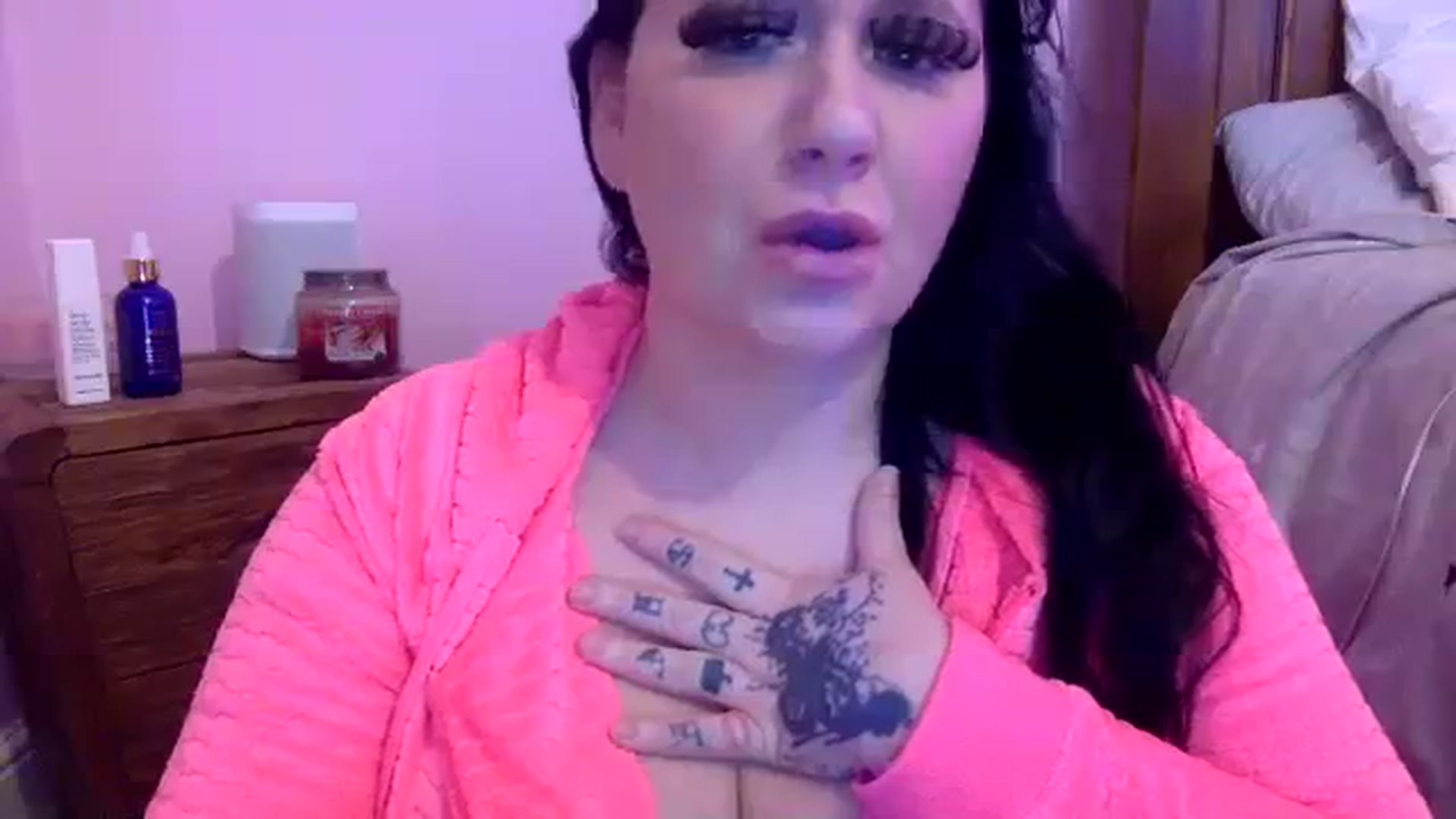 Gallery image thumbnail from Pandabella's myfreecams stream on, 01/23/2024, 20:51 image 9 of 20