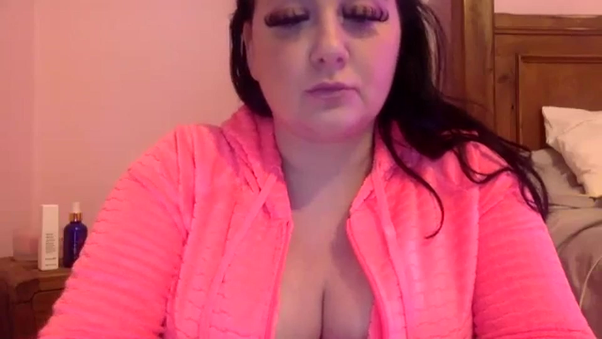 Gallery image thumbnail from Pandabella's myfreecams stream on, 01/23/2024, 20:51 image 20 of 20