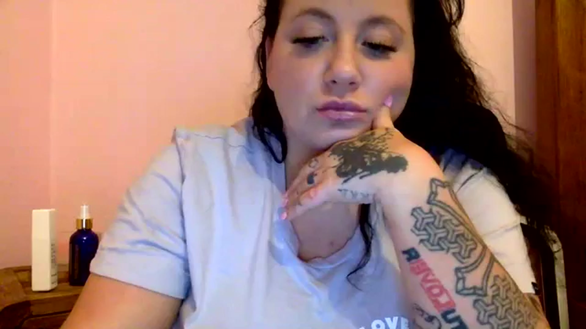 Gallery image thumbnail from Pandabella's myfreecams stream on, 02/01/2024, 23:38 image 11 of 20