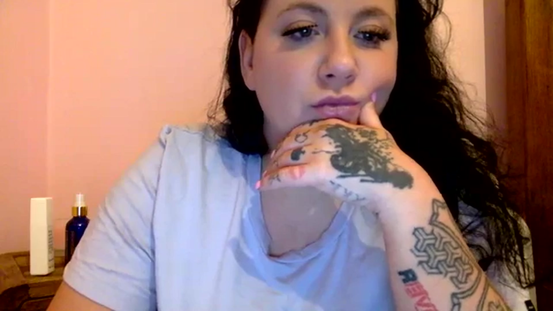 Gallery image thumbnail from Pandabella's myfreecams stream on, 02/02/2024, 24:00 image 7 of 20