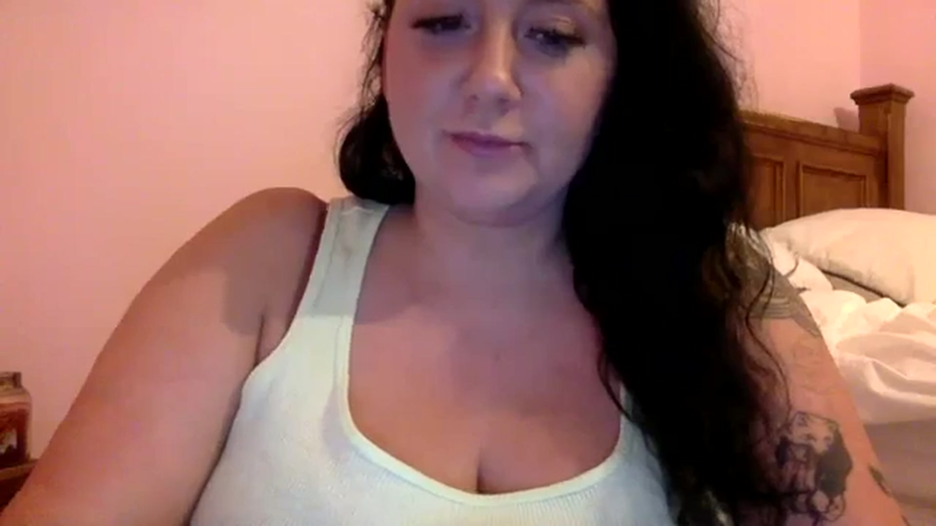 Gallery image thumbnail from Pandabella's myfreecams stream on, 02/02/2024, 01:36 image 3 of 20