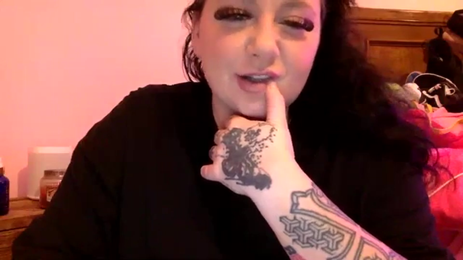 Gallery image thumbnail from Pandabella's myfreecams stream on, 02/08/2024, 21:39 image 12 of 20