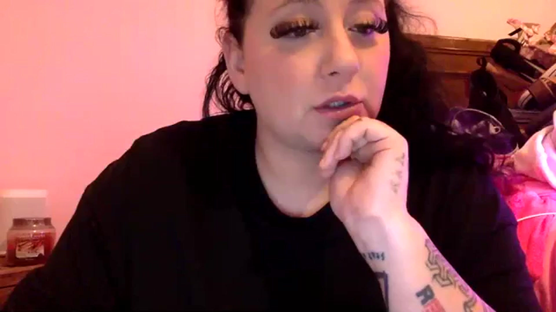 Gallery image thumbnail from Pandabella's myfreecams stream on, 02/08/2024, 21:39 image 1 of 20