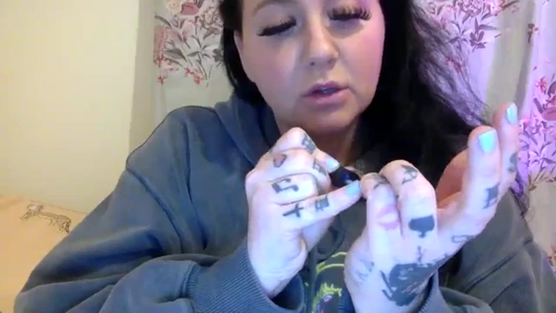 Gallery image thumbnail from Pandabella's myfreecams stream on, 02/11/2024, 01:16 image 9 of 20