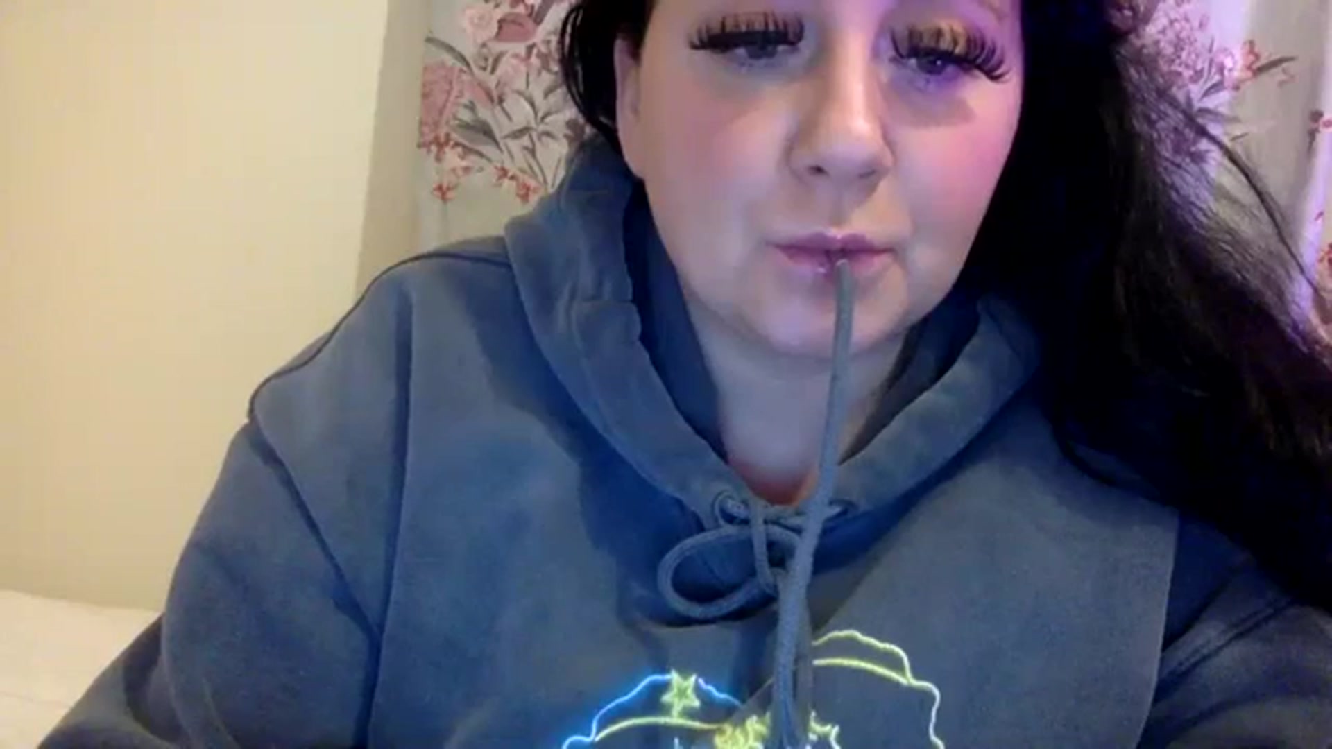 Gallery image thumbnail from Pandabella's myfreecams stream on, 02/11/2024, 03:31 image 4 of 20