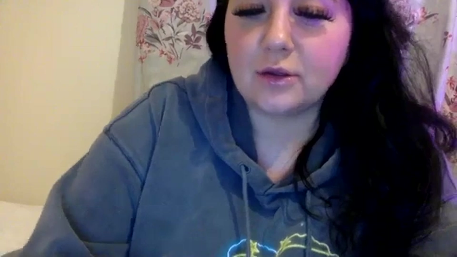 Gallery image thumbnail from Pandabella's myfreecams stream on, 02/11/2024, 03:31 image 7 of 20