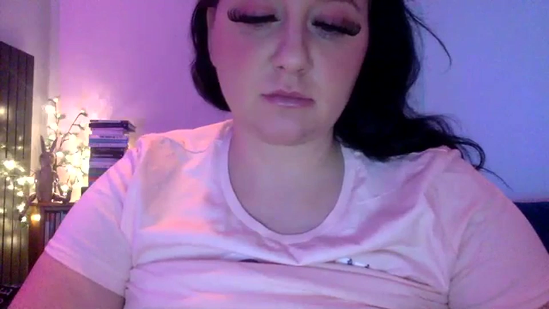 Gallery image thumbnail from Pandabella's myfreecams stream on, 02/15/2024, 07:24 image 9 of 20