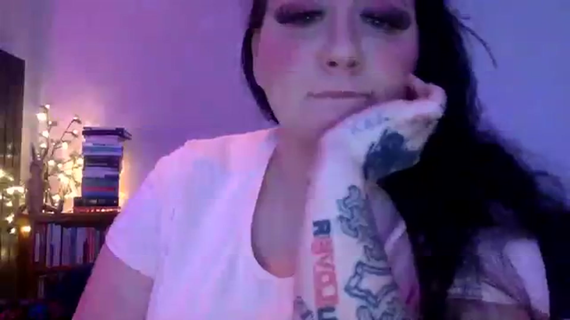 Gallery image thumbnail from Pandabella's myfreecams stream on, 02/15/2024, 07:24 image 2 of 20