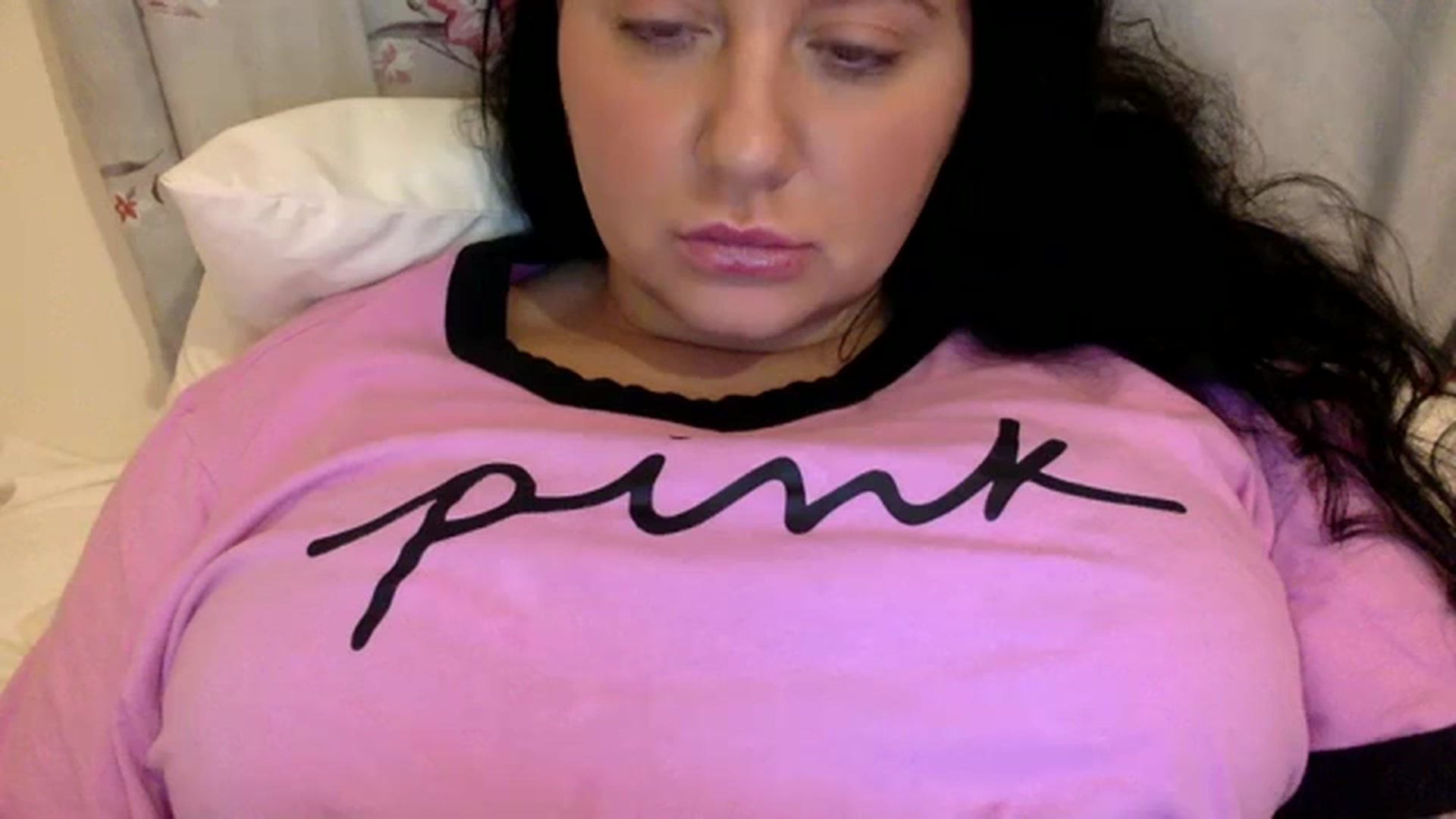 Gallery image thumbnail from Pandabella's myfreecams stream on, 02/17/2024, 05:17 image 12 of 20