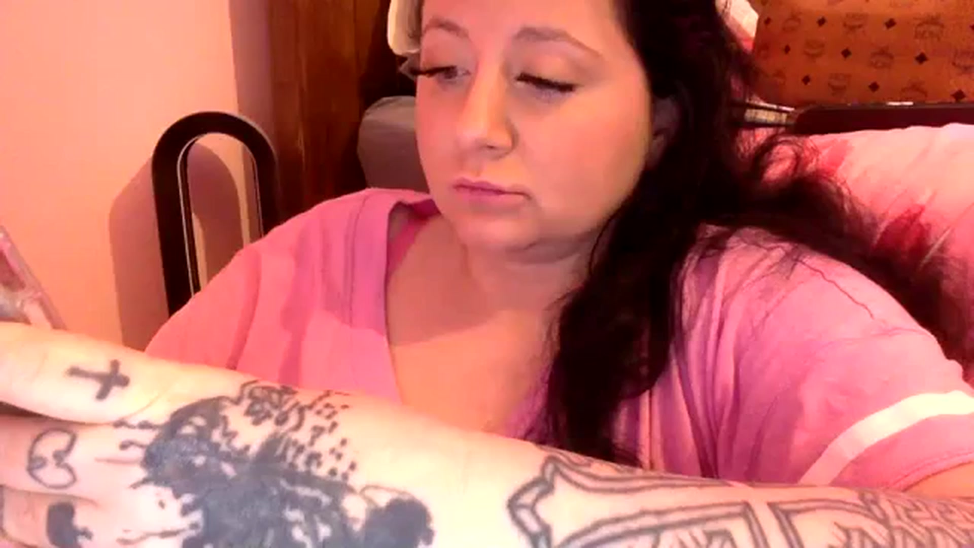 Gallery image thumbnail from Pandabella's myfreecams stream on, 03/04/2024, 21:47 image 18 of 20