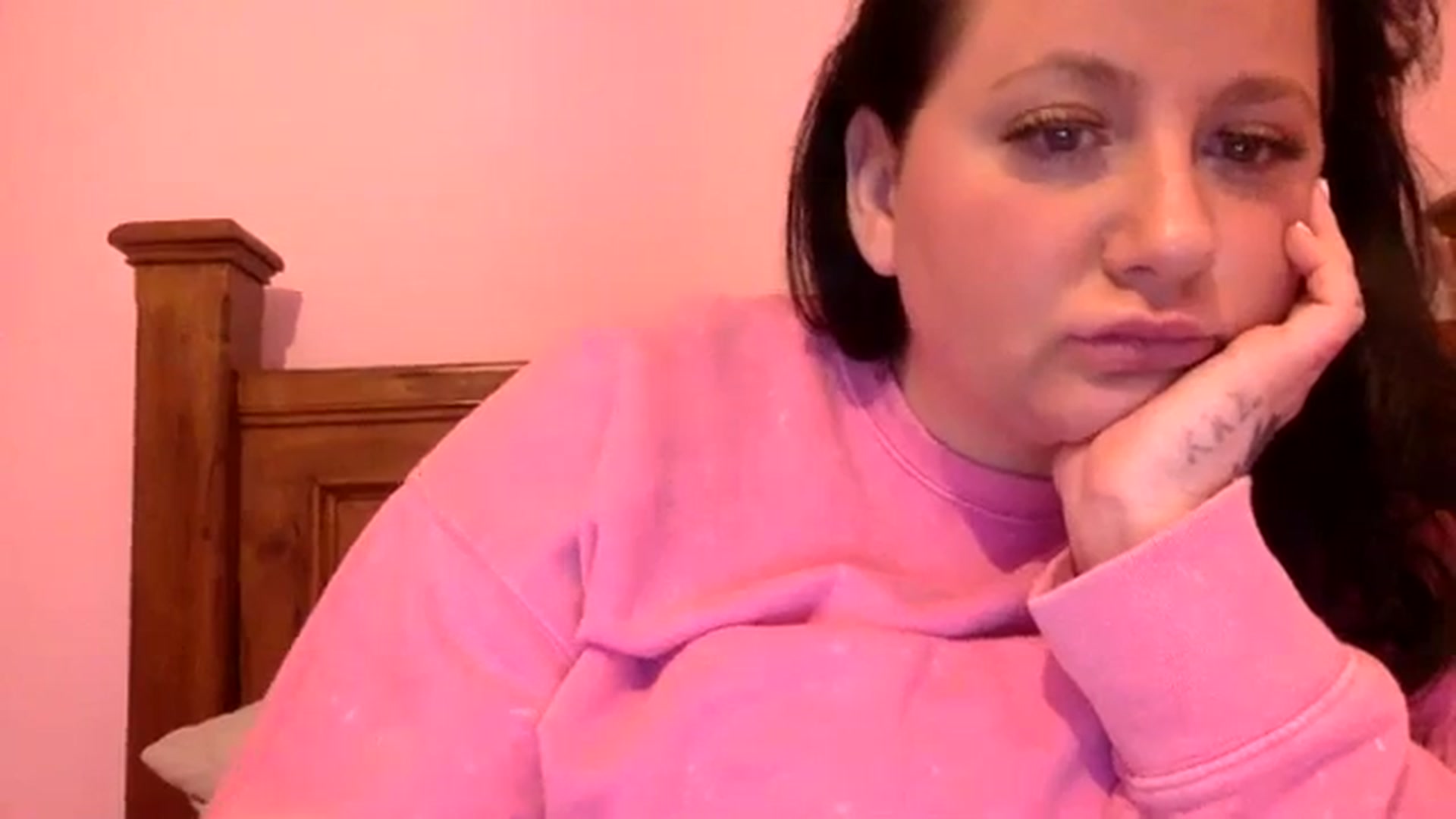 Gallery image thumbnail from Pandabella's myfreecams stream on, 03/12/2024, 24:30 image 6 of 20