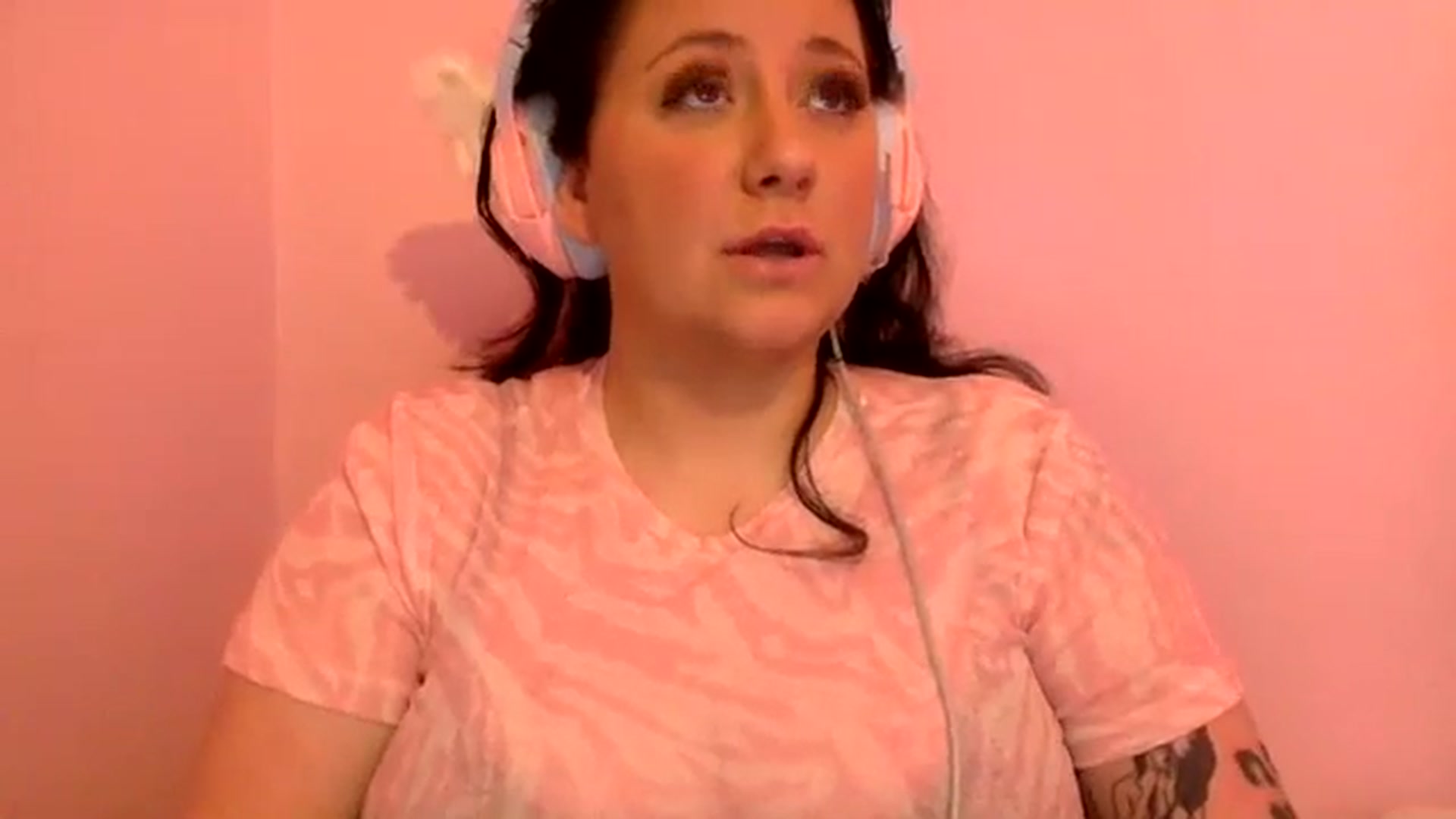 Gallery image thumbnail from Pandabella's myfreecams stream on, 03/16/2024, 23:49 image 10 of 20