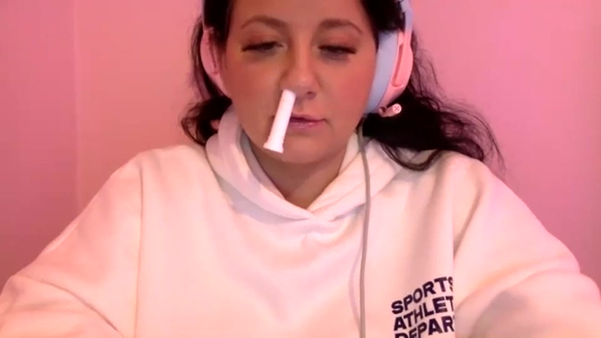 Gallery image thumbnail from Pandabella's myfreecams stream on, 03/21/2024, 01:56 image 6 of 20