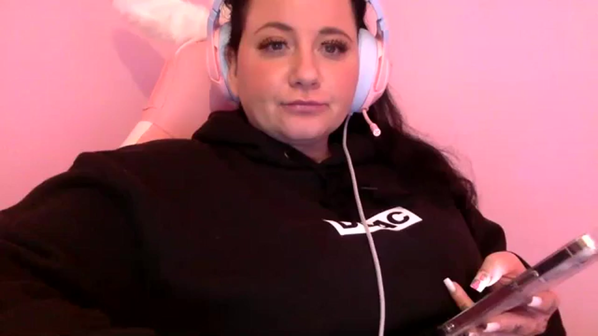 Gallery image thumbnail from Pandabella's myfreecams stream on, 03/30/2024, 20:42 image 6 of 20