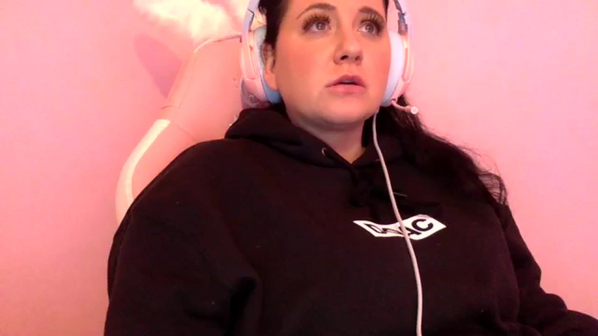 Gallery image thumbnail from Pandabella's myfreecams stream on, 03/30/2024, 20:42 image 12 of 20