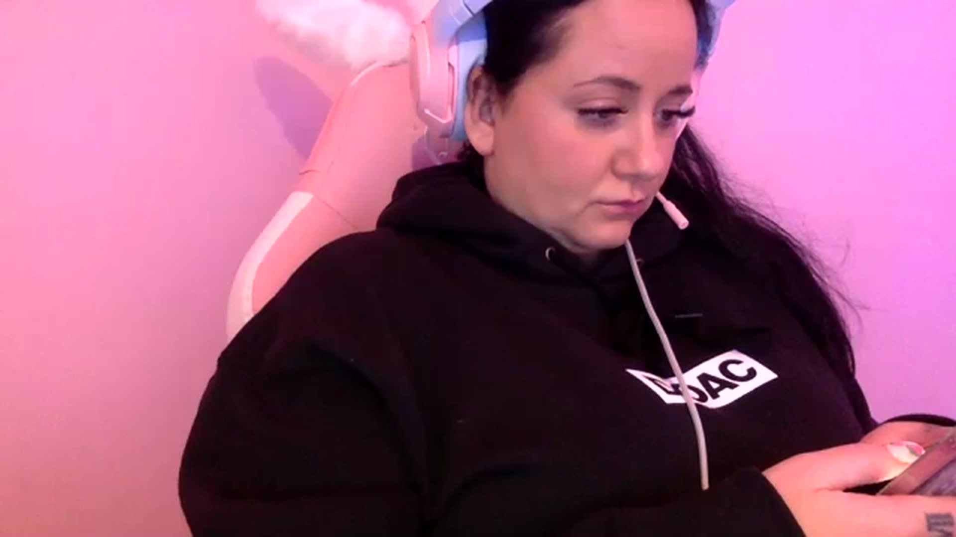 Gallery image thumbnail from Pandabella's myfreecams stream on, 03/30/2024, 20:42 image 2 of 20