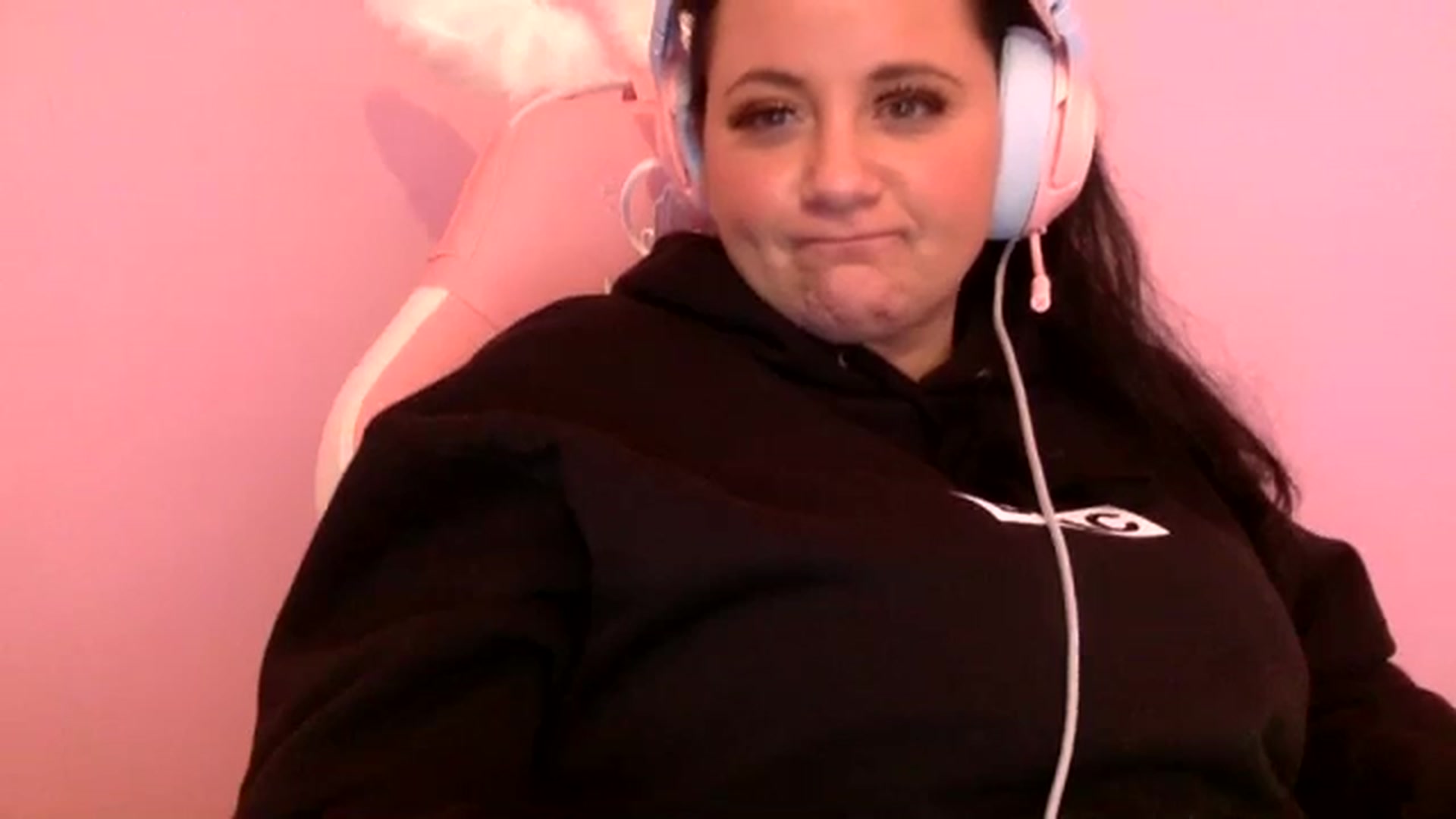 Gallery image thumbnail from Pandabella's myfreecams stream on, 03/30/2024, 20:42 image 5 of 20