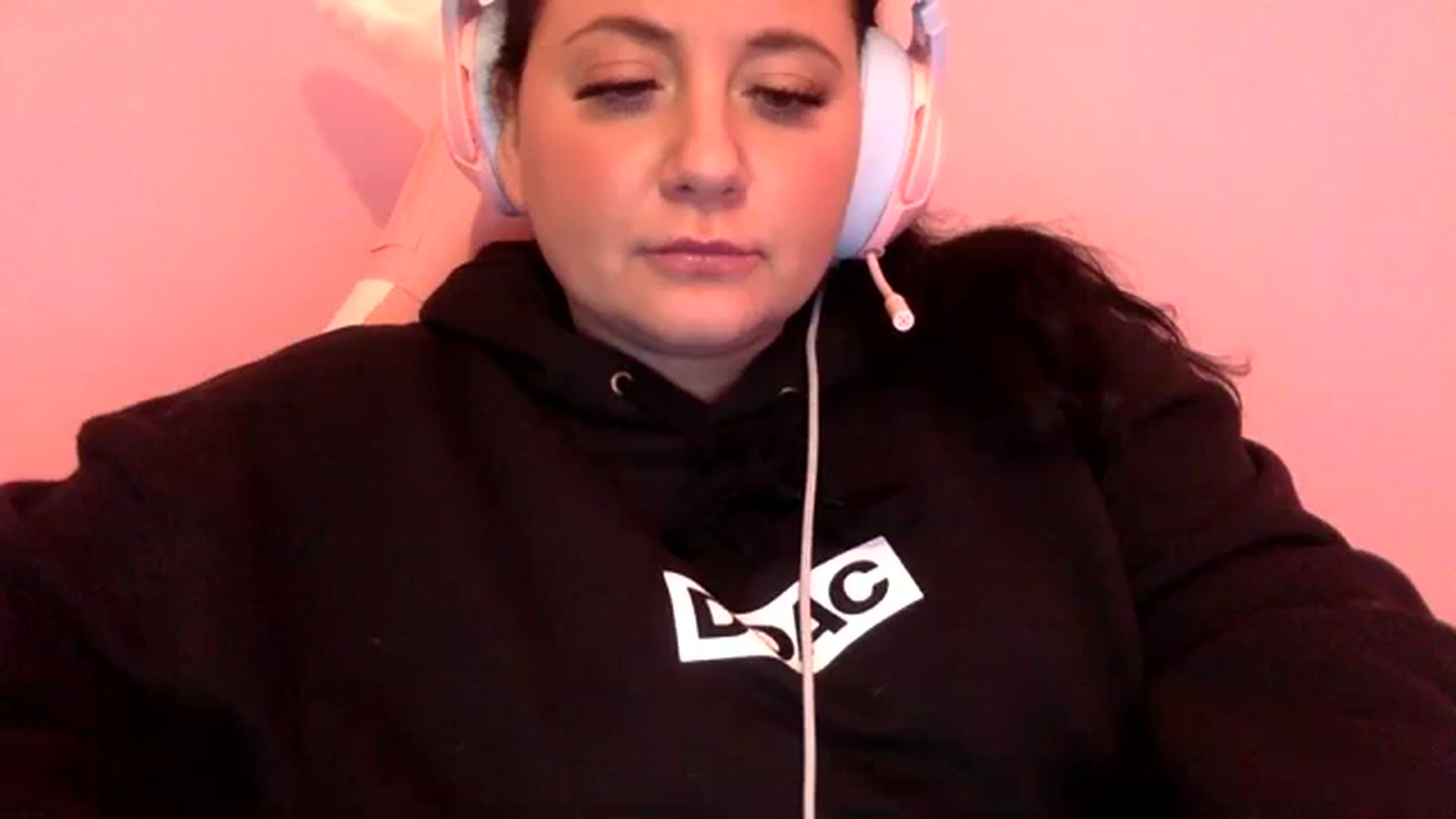 Gallery image thumbnail from Pandabella's myfreecams stream on, 03/30/2024, 20:42 image 15 of 20