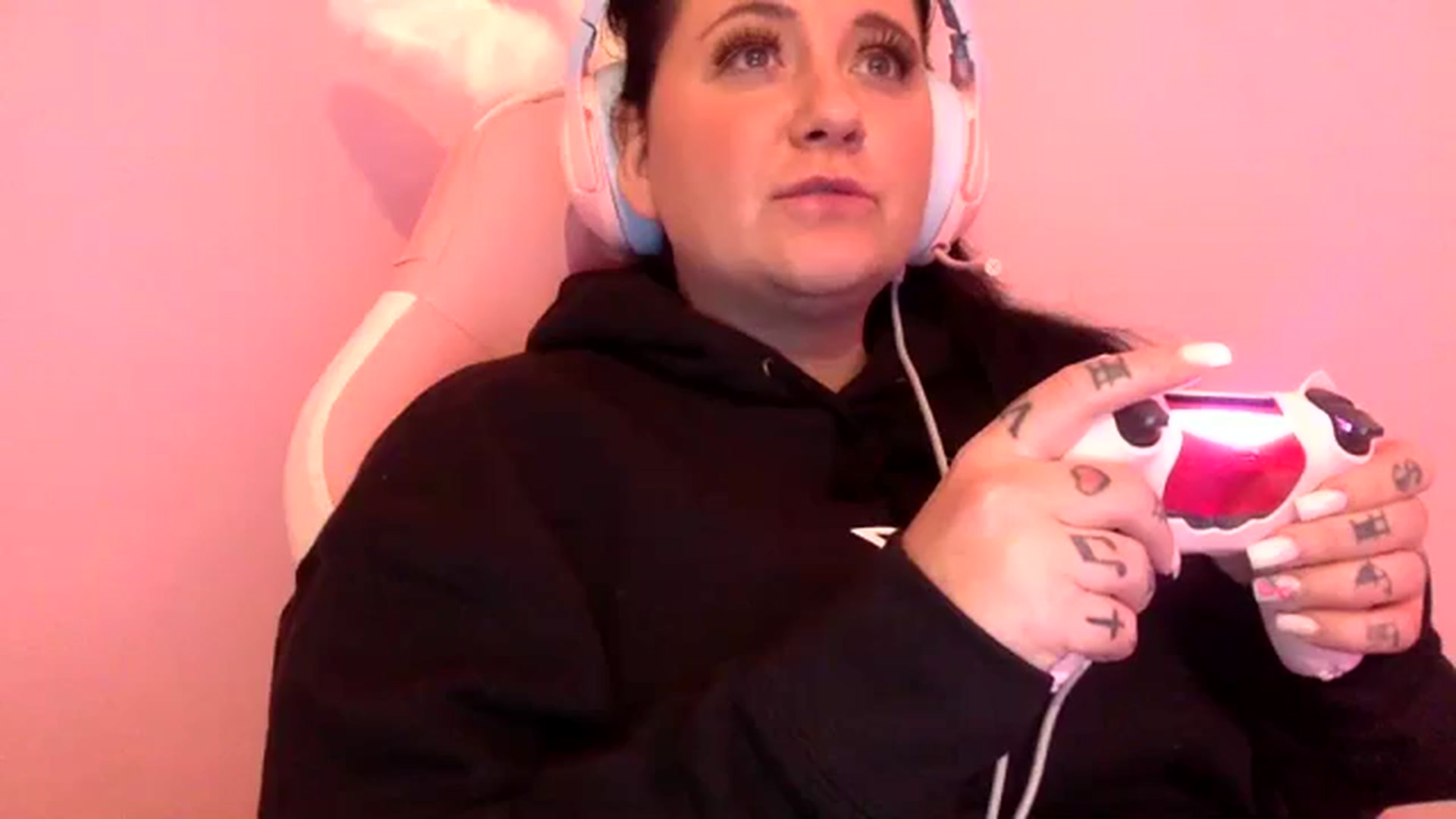 Gallery image thumbnail from Pandabella's myfreecams stream on, 03/30/2024, 20:42 image 16 of 20