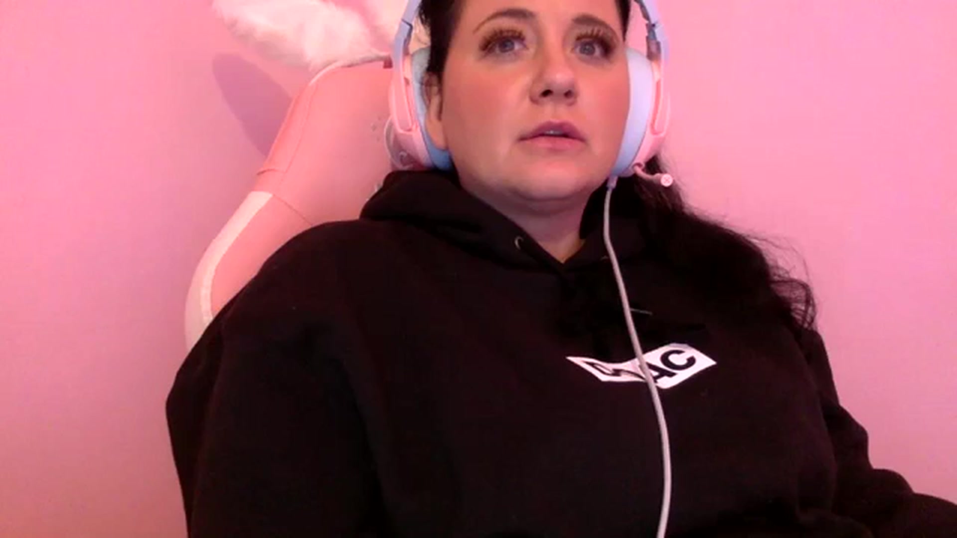Gallery image thumbnail from Pandabella's myfreecams stream on, 03/30/2024, 20:42 image 9 of 20