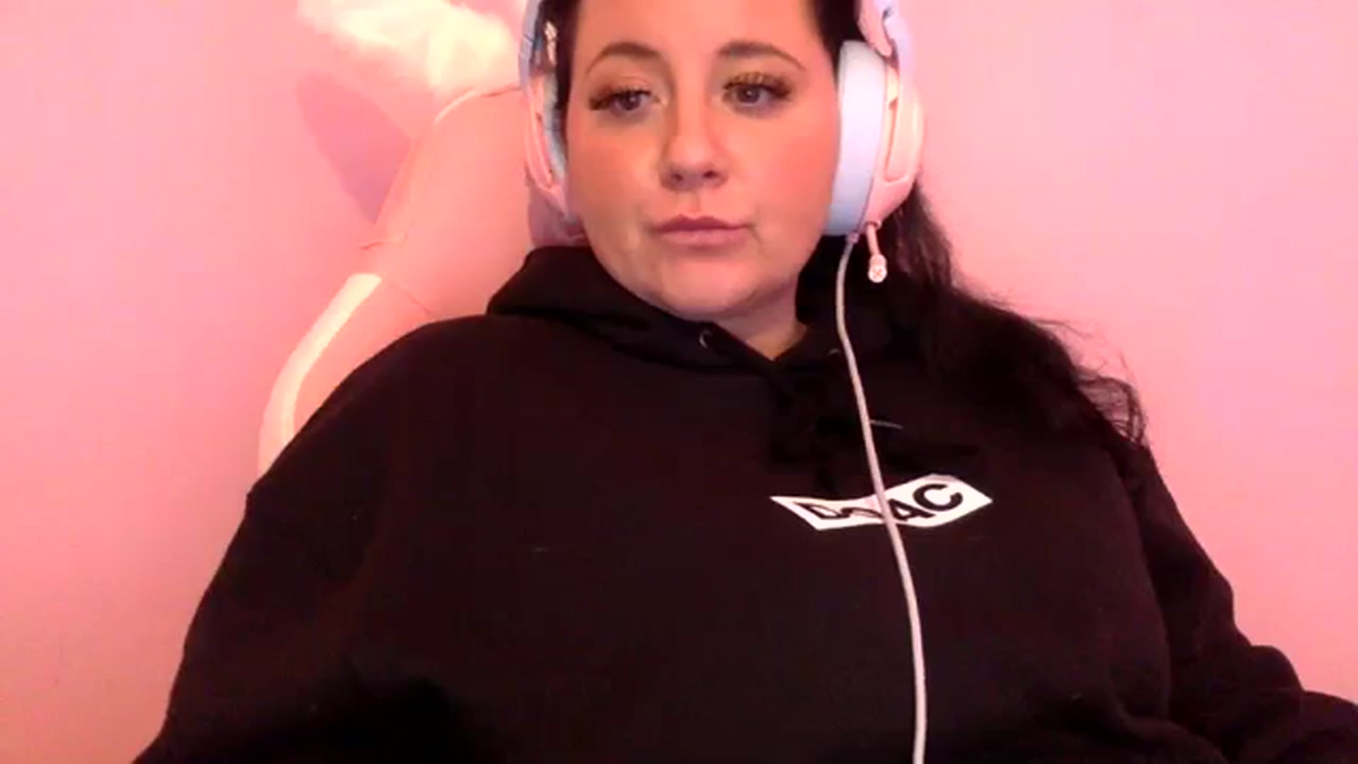 Gallery image thumbnail from Pandabella's myfreecams stream on, 03/30/2024, 20:42 image 13 of 20