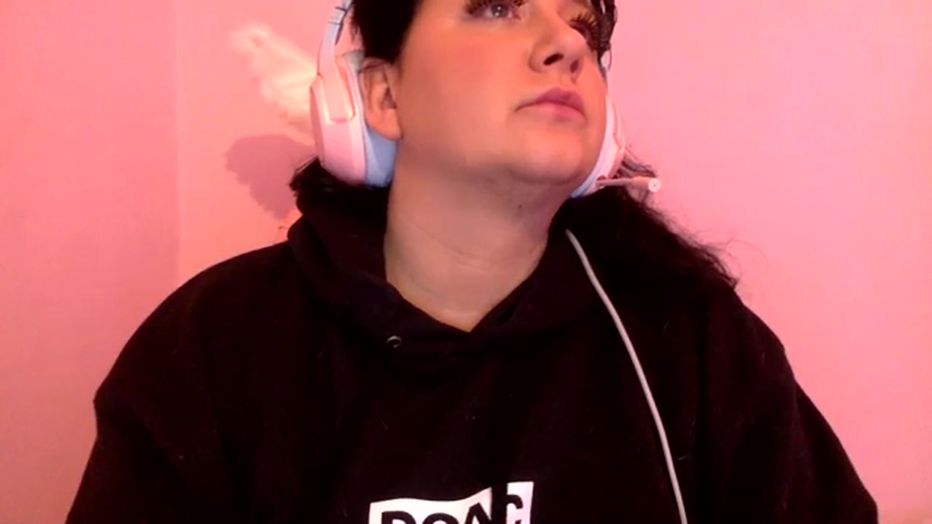 Gallery image thumbnail from Pandabella's myfreecams stream on, 03/31/2024, 18:06 image 15 of 20
