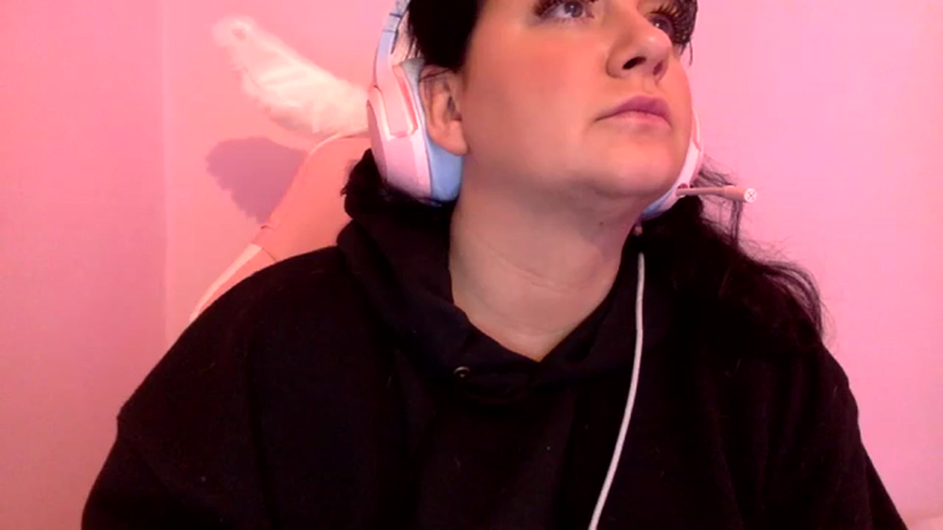Gallery image thumbnail from Pandabella's myfreecams stream on, 03/31/2024, 18:06 image 18 of 20