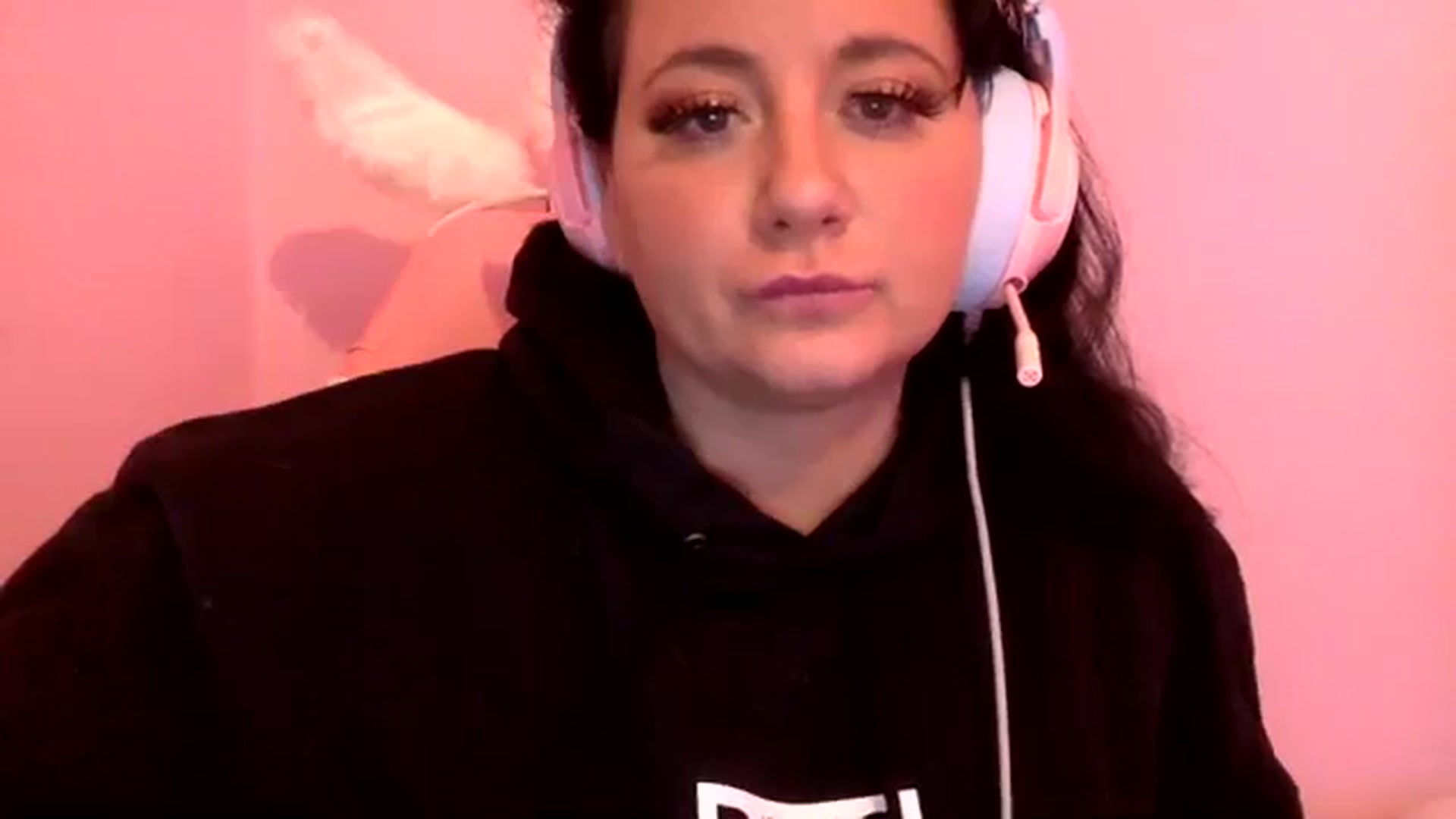 Gallery image thumbnail from Pandabella's myfreecams stream on, 03/31/2024, 18:06 image 19 of 20