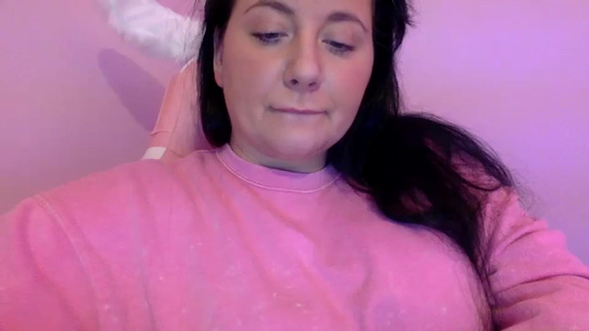 Gallery image thumbnail from Pandabella's myfreecams stream on, 04/02/2024, 24:23 image 2 of 20